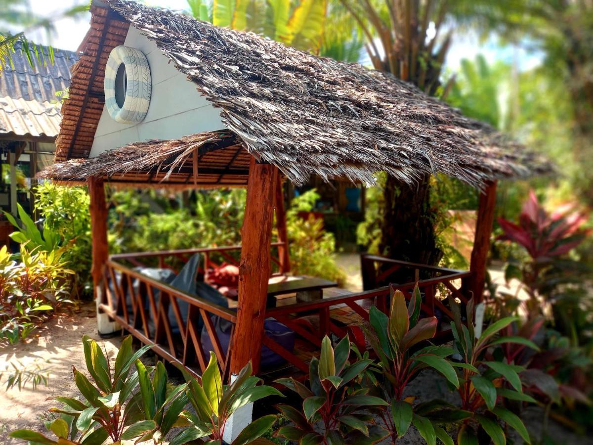 Sabai Sabai Beach Bungalows Koh Phayam Buitenkant foto