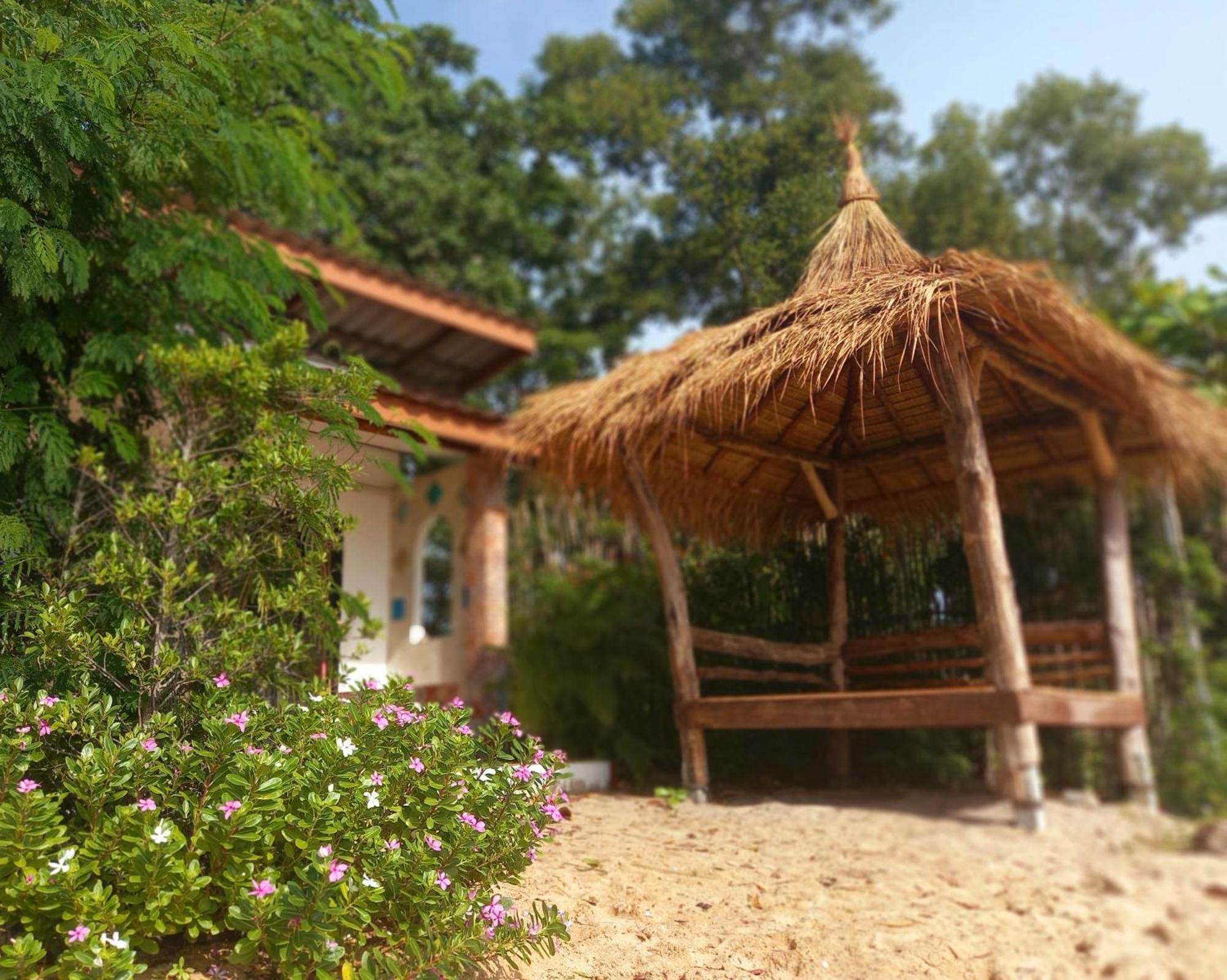 Sabai Sabai Beach Bungalows Koh Phayam Kamer foto
